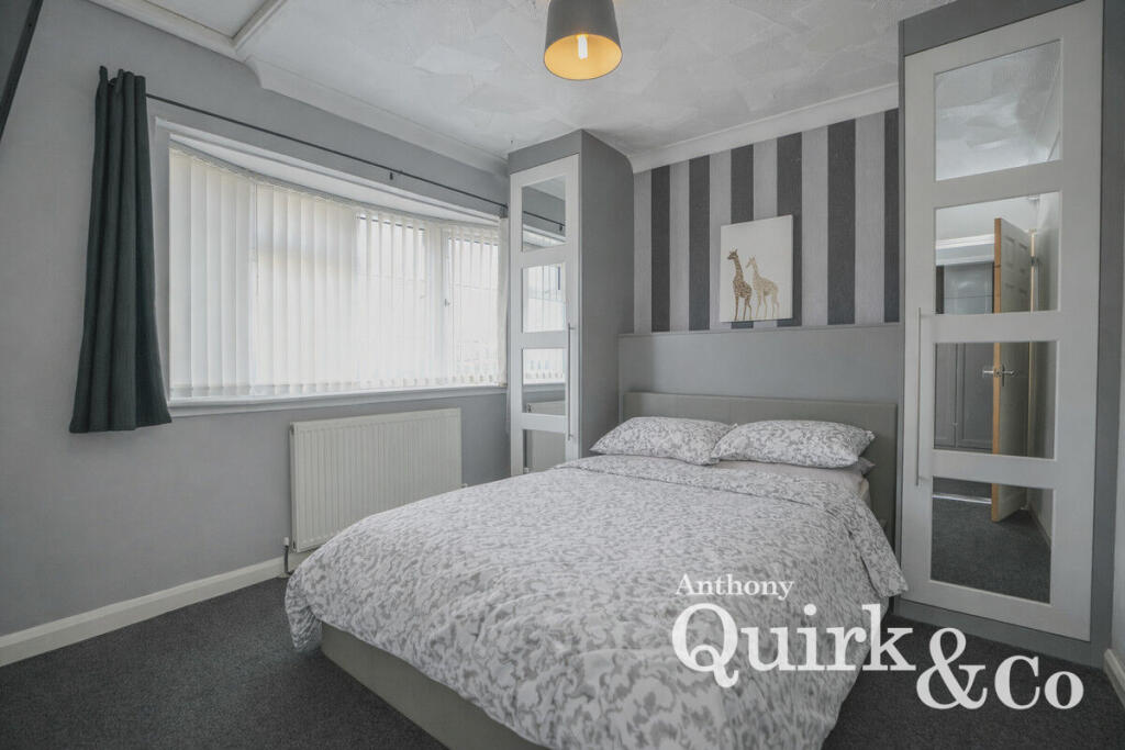 House in Castle Point, Canvey Island - View 5