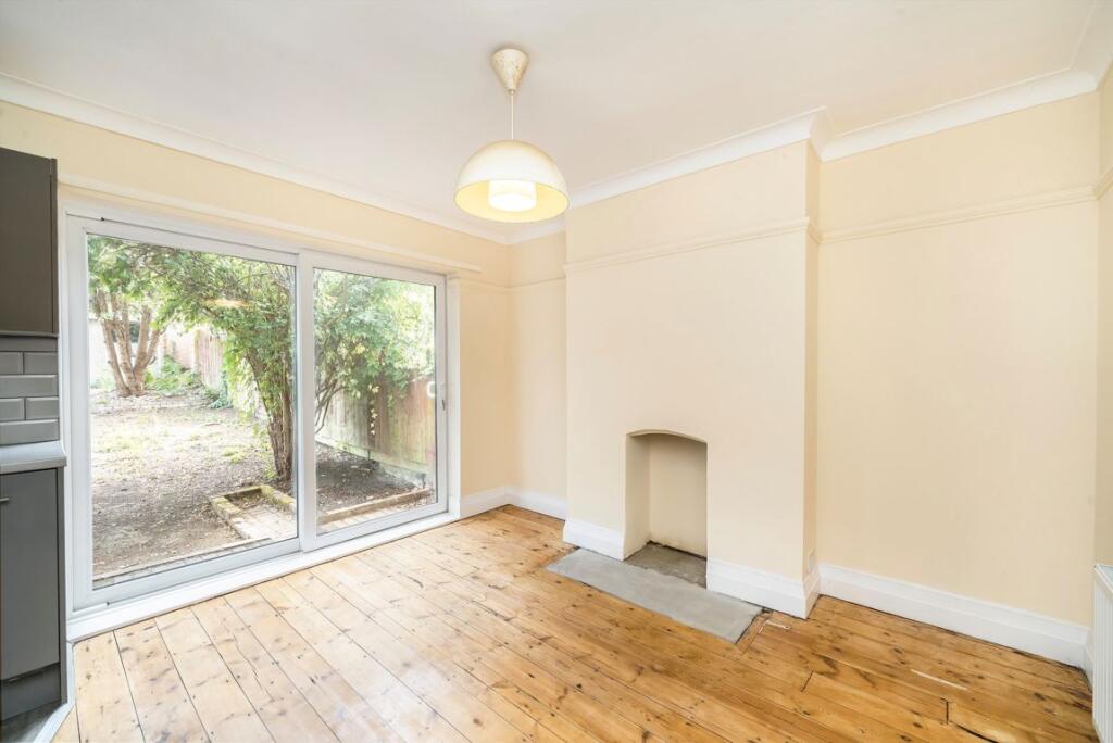 House in London, Downham - View 5