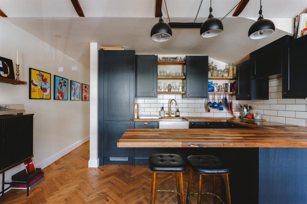 Apartment in London, Lincoln North Estate, Bow - View 5