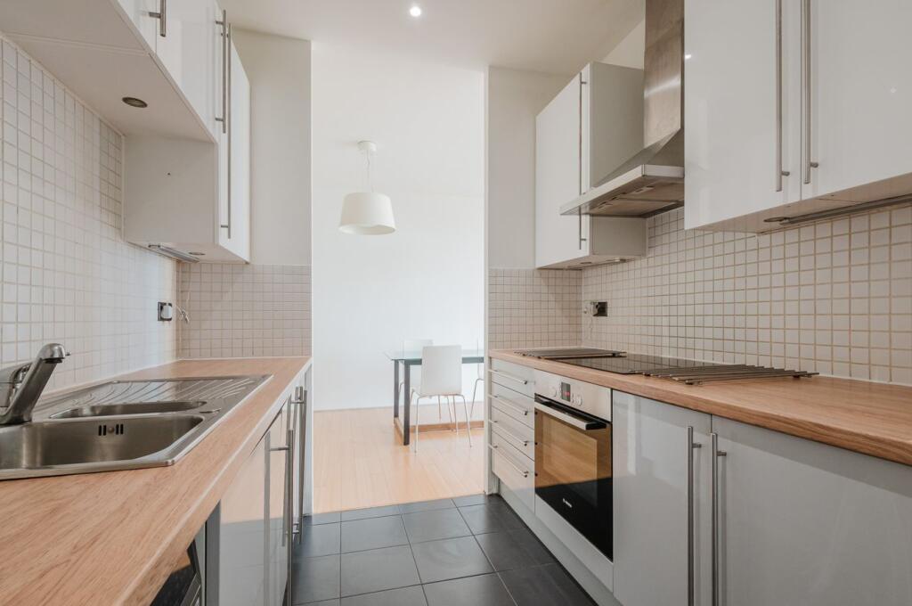 Apartment in Manchester, Greater Manchester - View 4