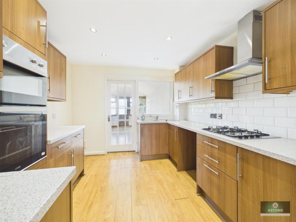 House in Crawley, Langley Green - View 2