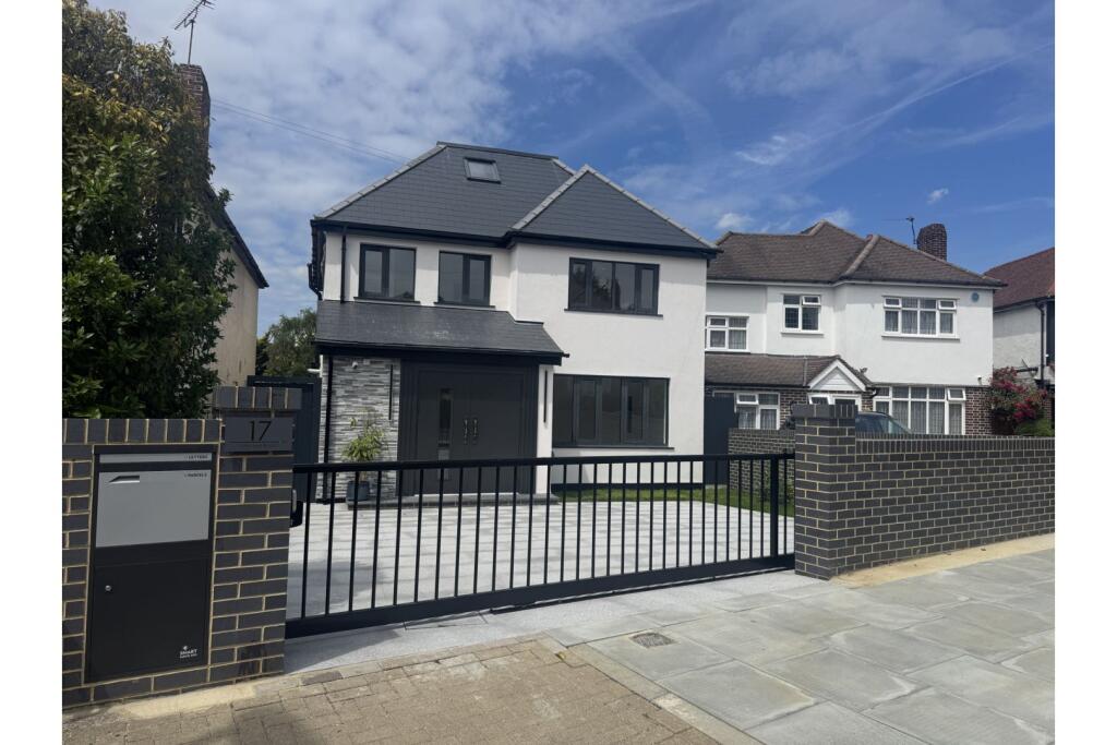 House in Bromley - View 5