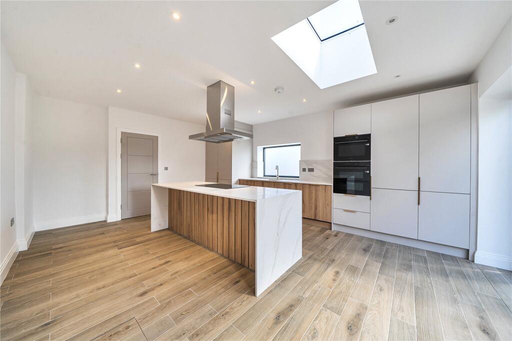 House in London - View 2
