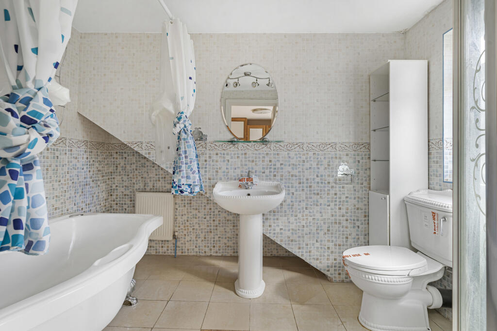 House in London - View 5