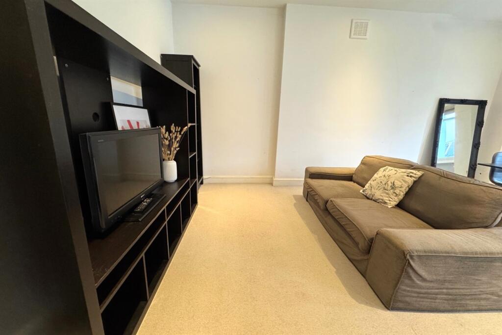 Apartment in London, Royal Borough of Kensington and Chelsea - View 4