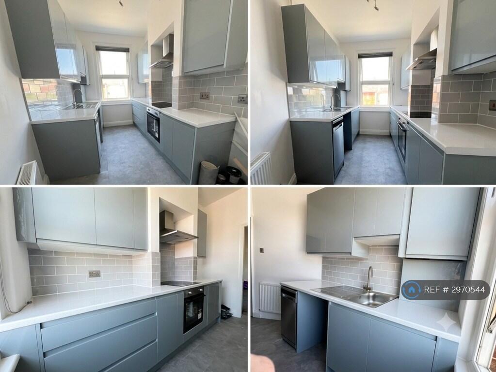 Apartment in Portsmouth - View 2