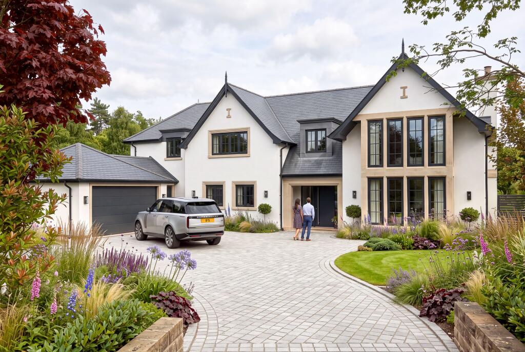 House in Mere, Hoo Green - View 2