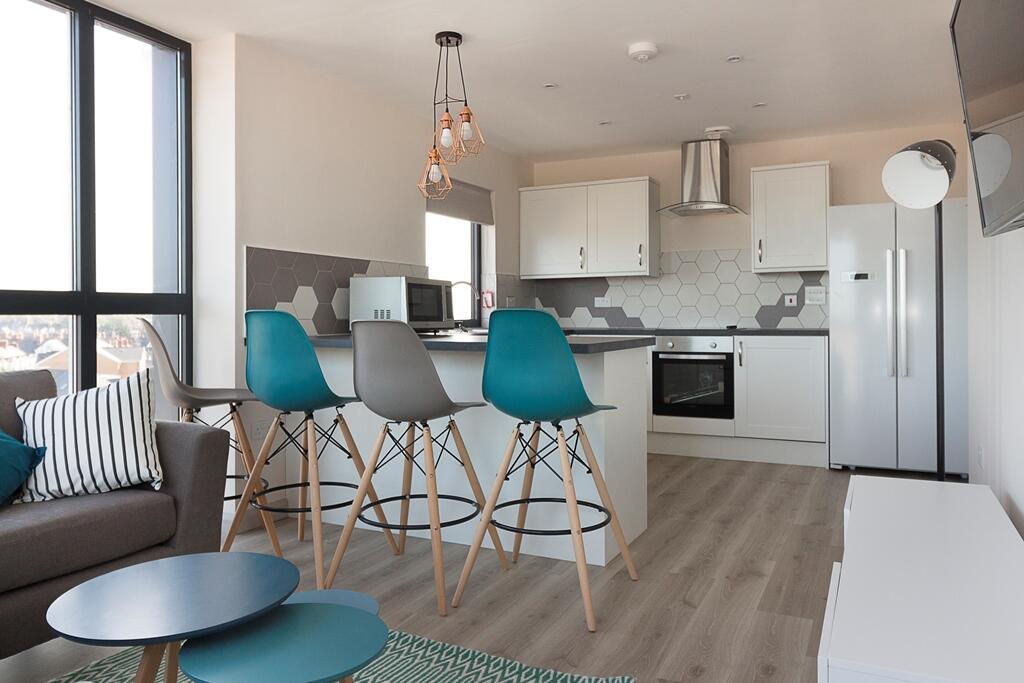Apartment in Cardiff, Maindy, Cathays - View 2