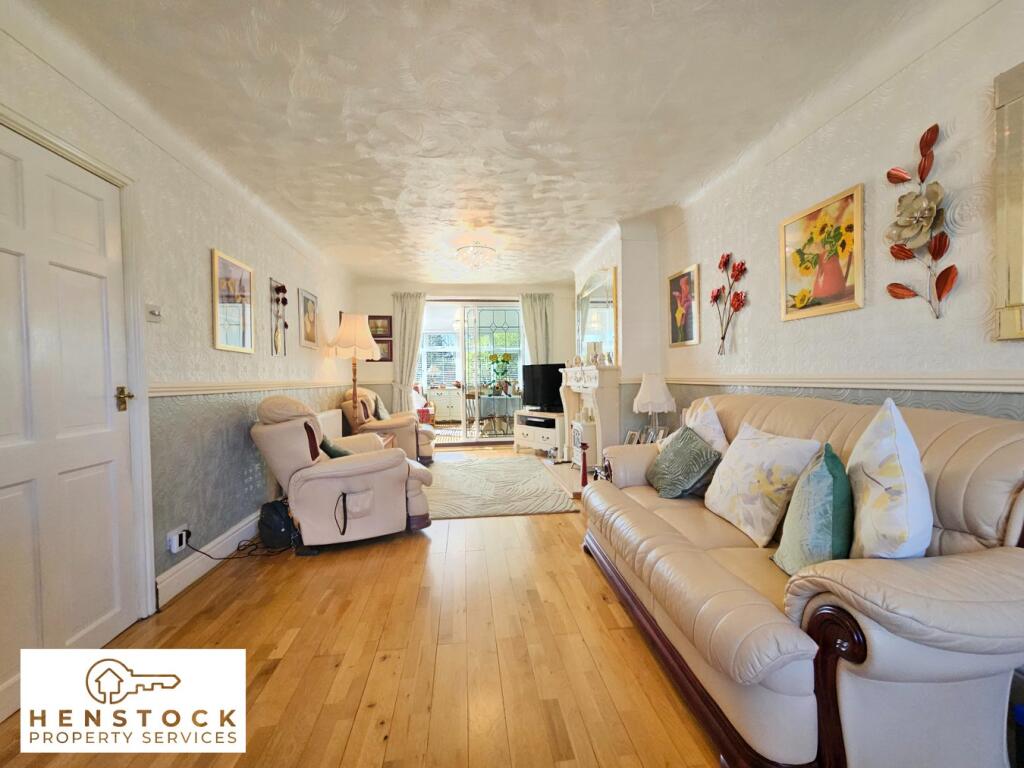 Broomfield Crescent, Middleton, Manchester, M24 photo 4