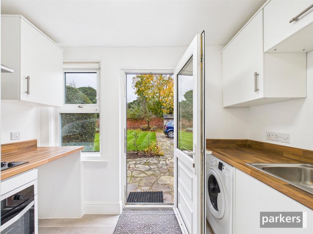 Wokingham Road, Reading, Berkshire, RG6 photo 4