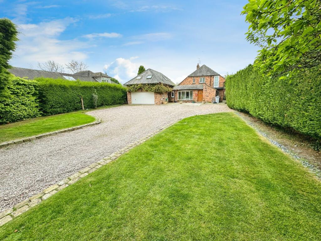 4-bed detached on 8A, Fulshaw Avenue, Wilmslow, SK9, £795,000