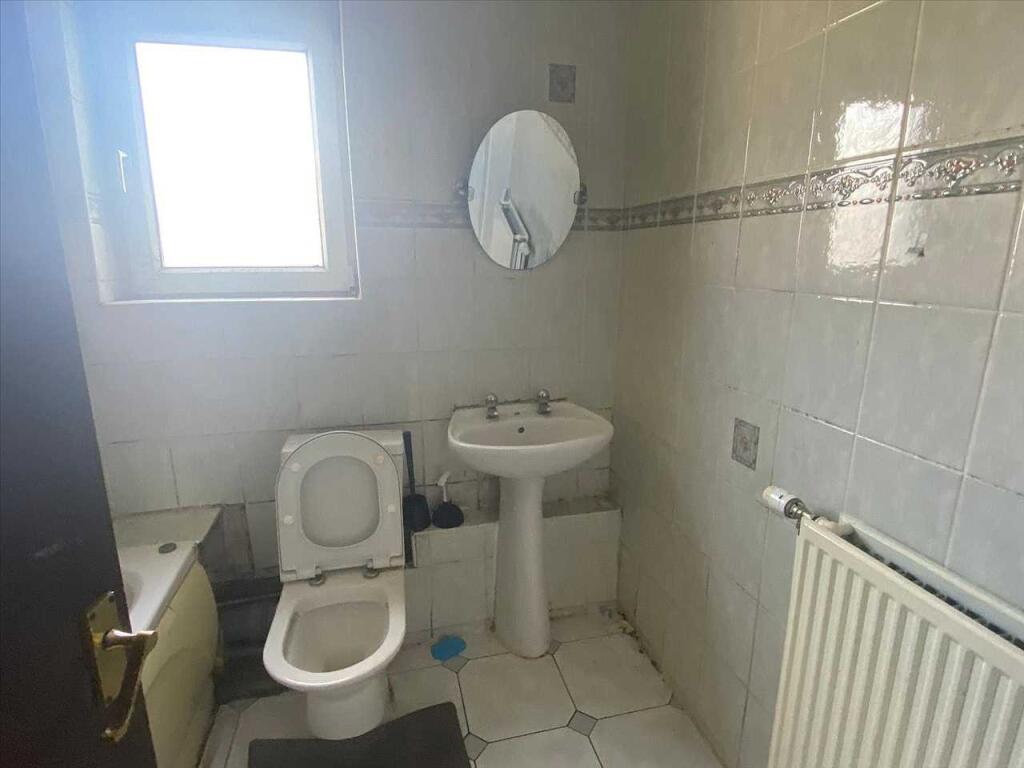 Apartment in Motherwell, South Lanarkshire - More