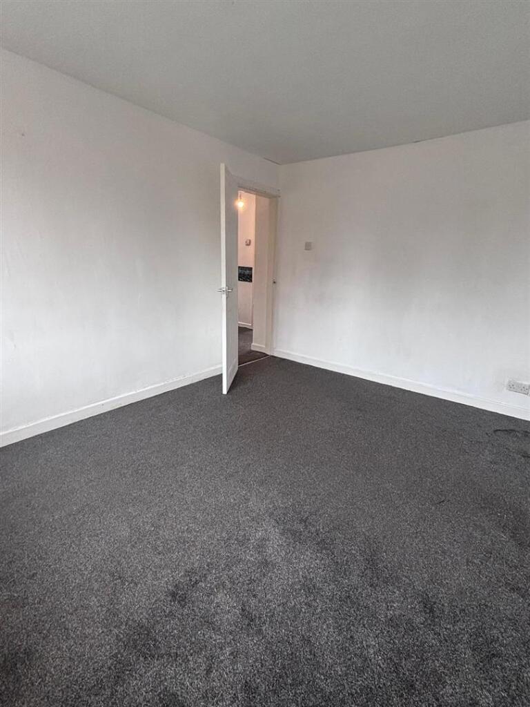Apartment in Coventry - More