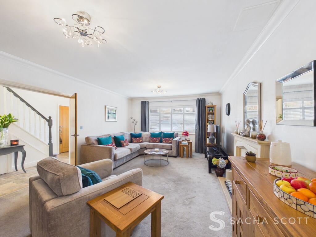 House in Sutton - More
