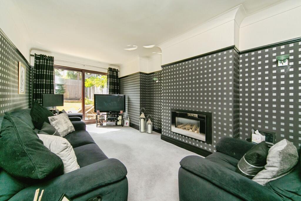 Cooper Avenue South, Liverpool, Merseyside, L19 photo 2