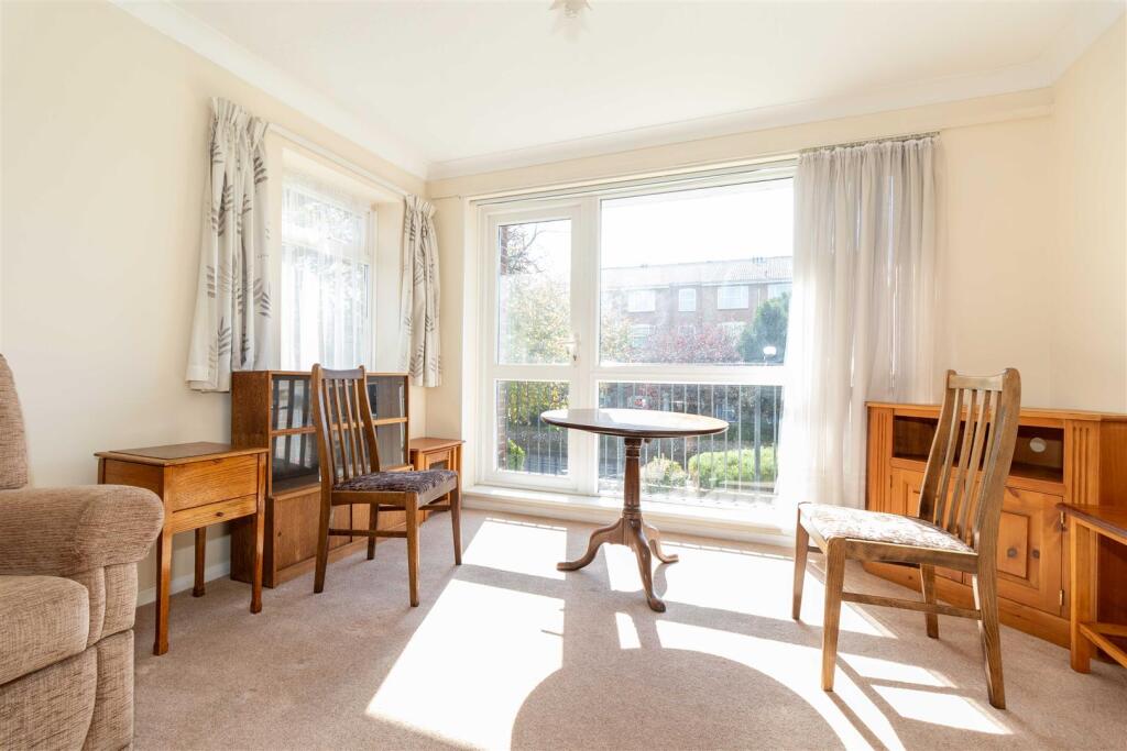Apartment in Worthing, West Worthing - View 5