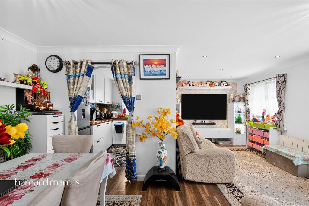 Apartment in London - View 3