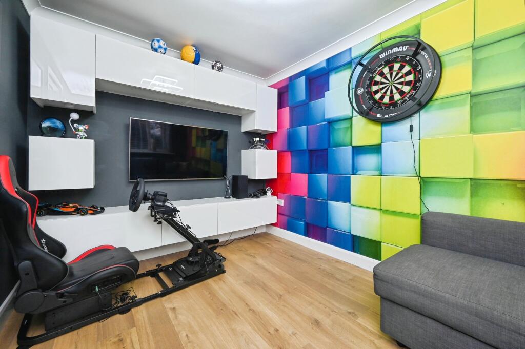 House in Mansfield, Nottinghamshire - View 5