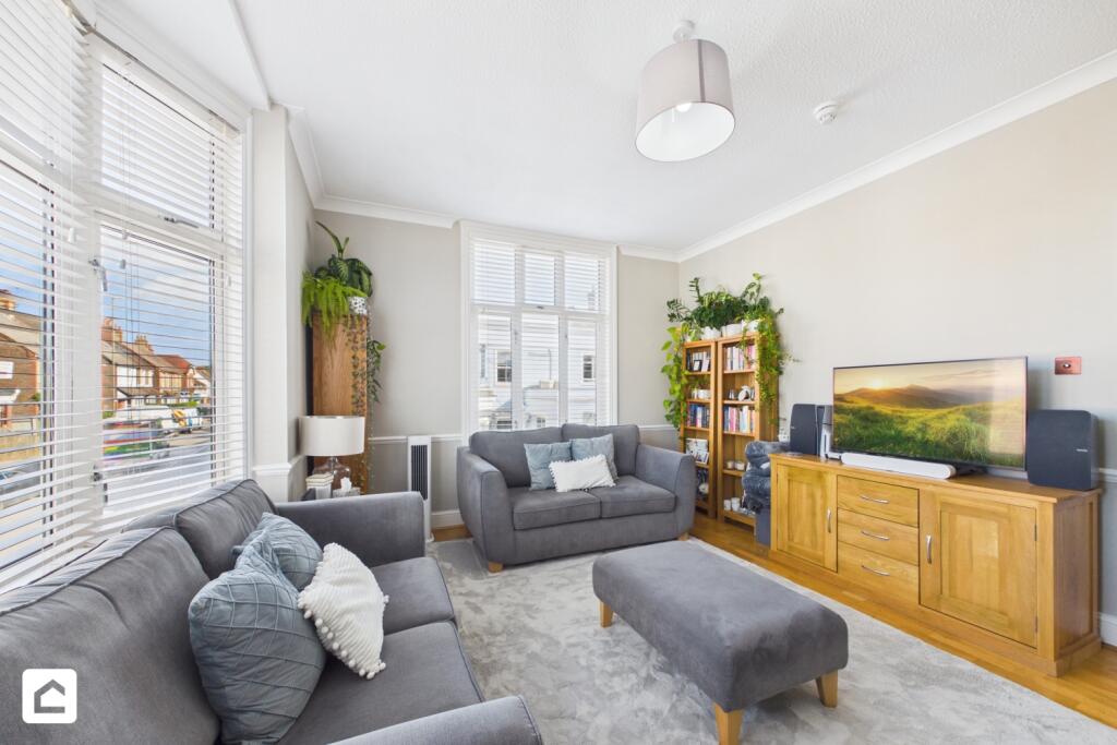 Apartment in Reigate and Banstead, Surrey - View 4