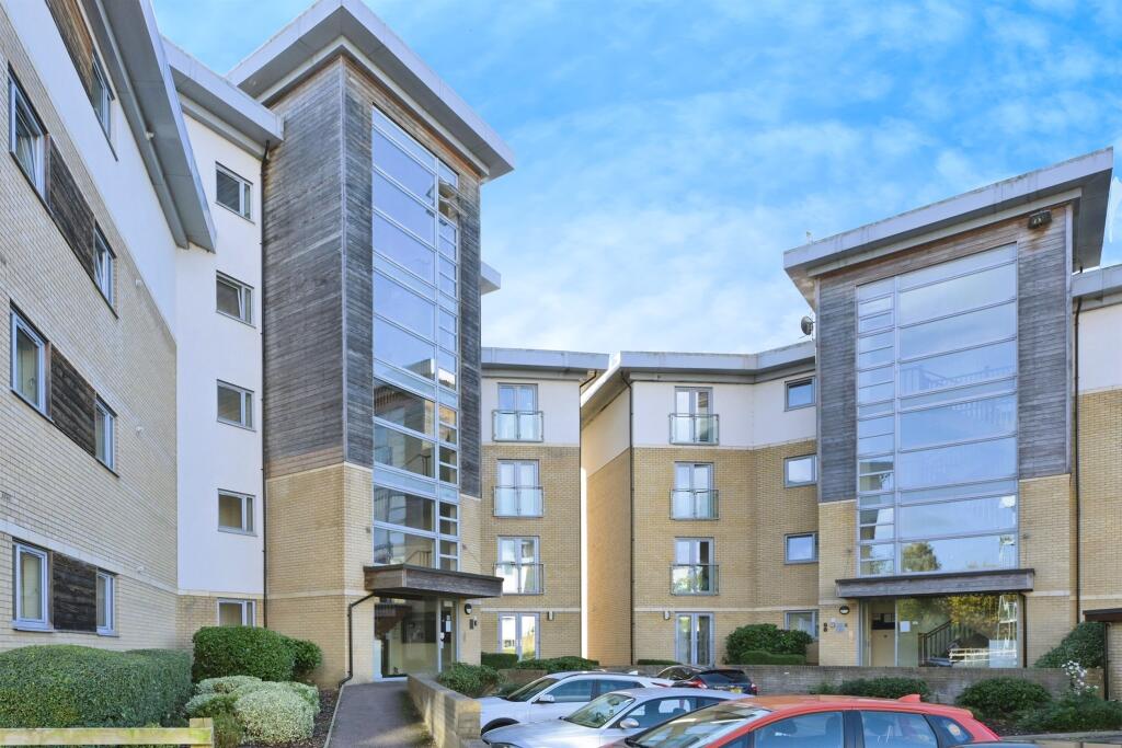 2-bed flat on Percy Green Place, HUNTINGDON, £205,000