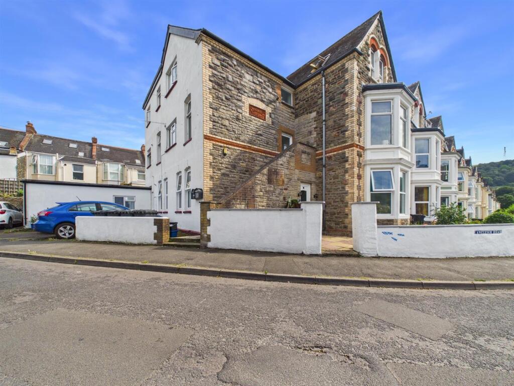 Main image of property: Flat 3, 1 Langleigh Terrace