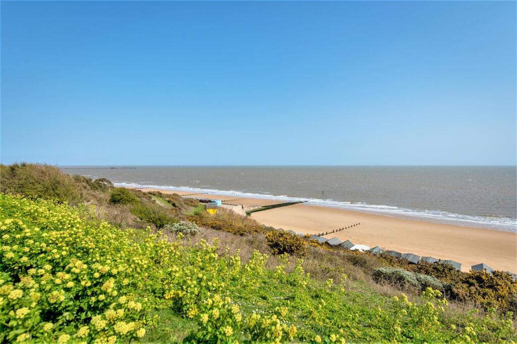 Winchester Road, Frinton-On-Sea photo 3