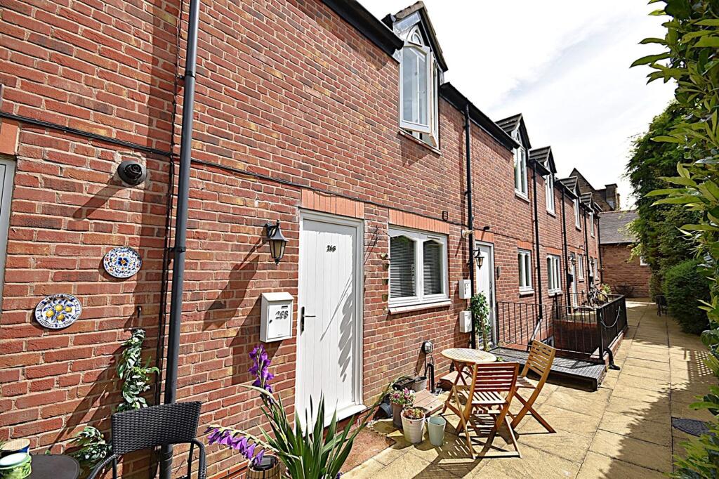Crompton Road, Macclesfield, SK11 photo 2