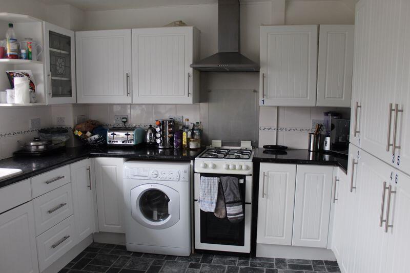 Main image of property: Room with En-suite Inclusive of Bills