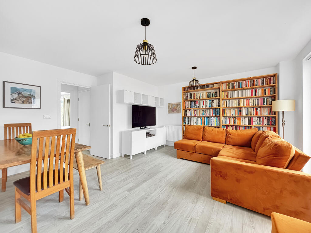 Apartment in Cambridge, Trumpington - View 2