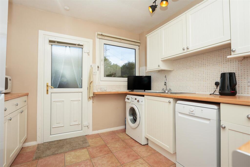 House in Wishaw, Waterloo - View 5