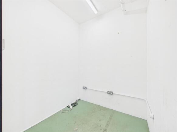 CAM04237G0-PR0306-STILL006.jpg