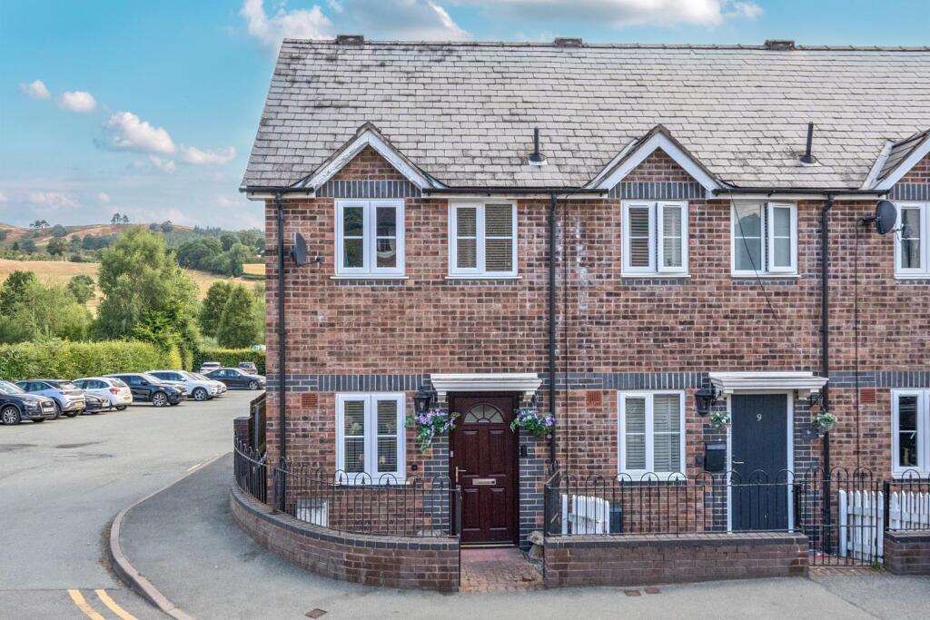 Main image of property: 10 Green Square, High Street, Llanfyllin