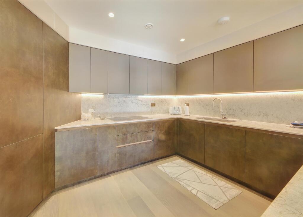 Apartment in Watford - View 2