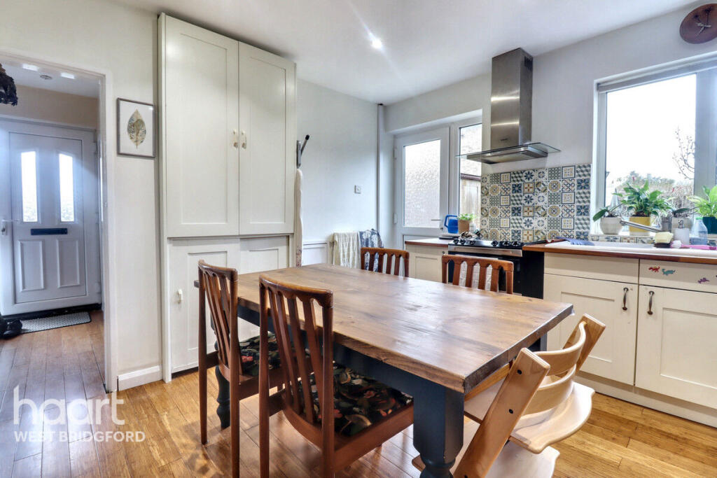 Main image of property: Leafield Green, Nottingham