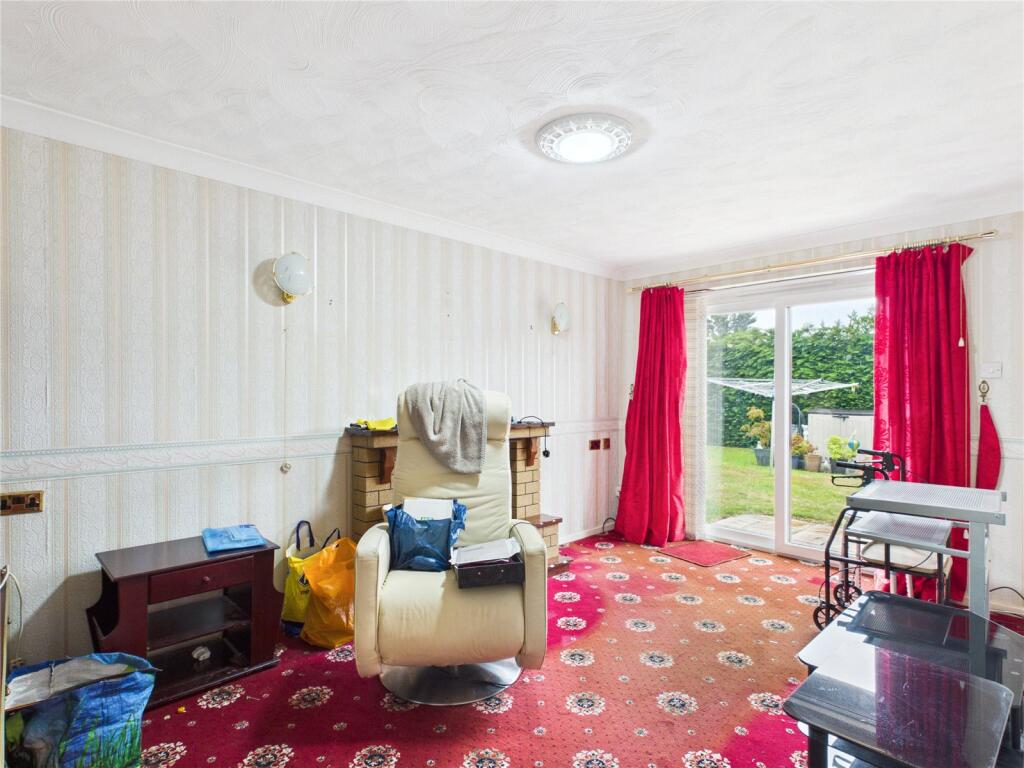 Apartment in Chester, Ellesmere Port - View 5