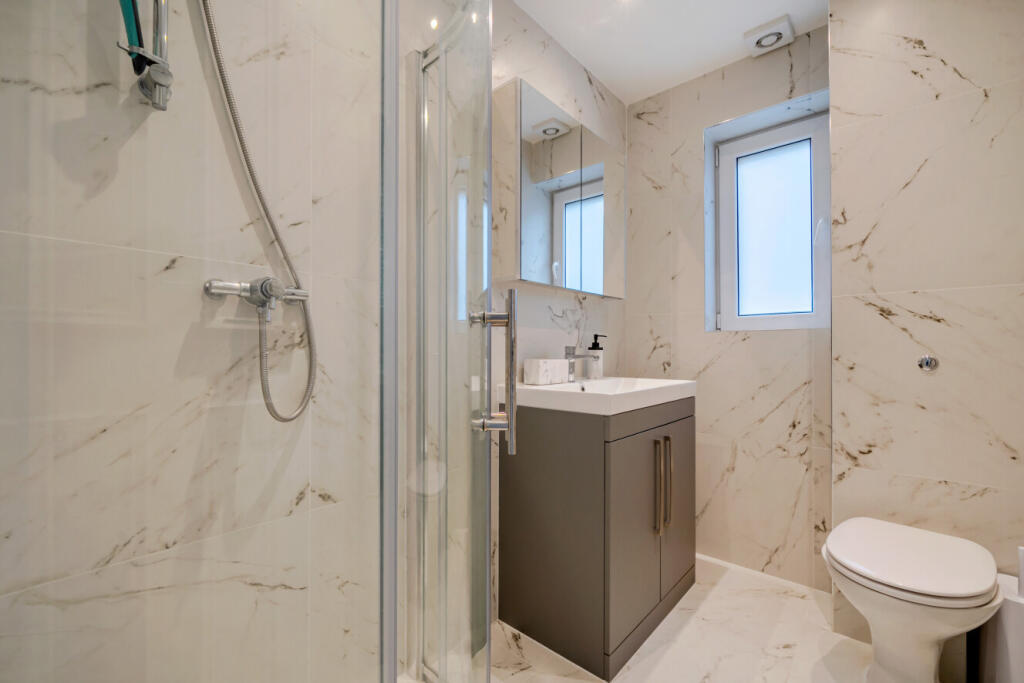 Apartment in London, Merton Park - View 4