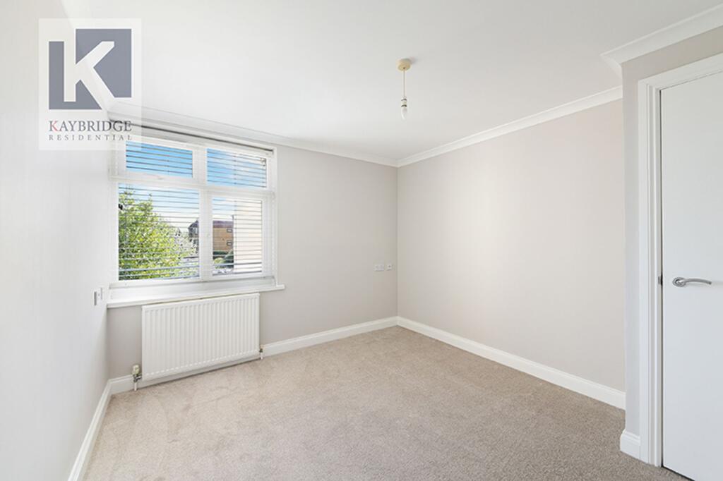 Apartment in Sutton - View 3