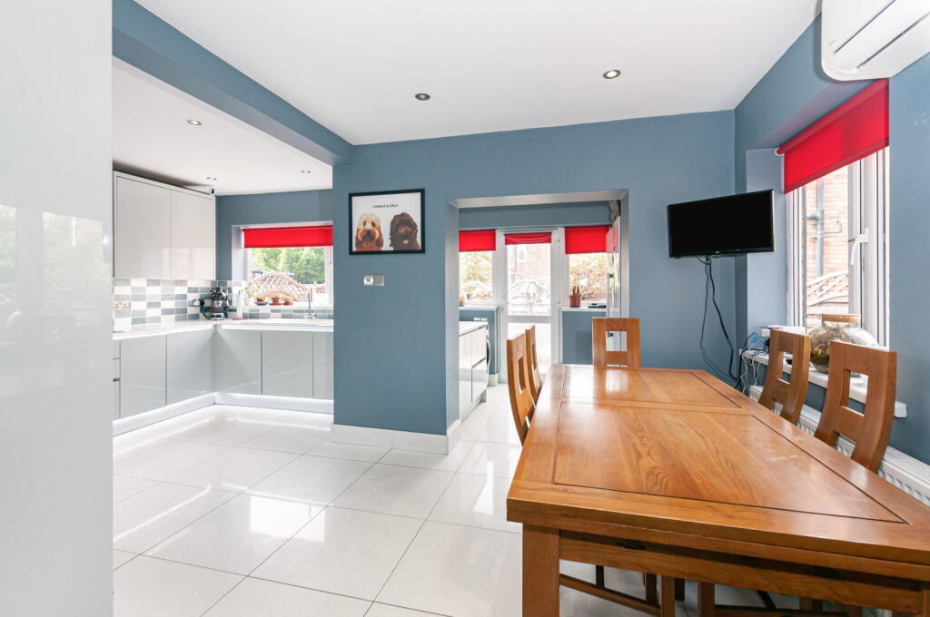 Park Lane,Cottingham,East Riding of Yorkshire,HU16 5RH photo 2
