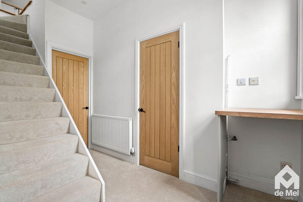 London Road, Charlton Kings, Cheltenham, GL52 photo 4