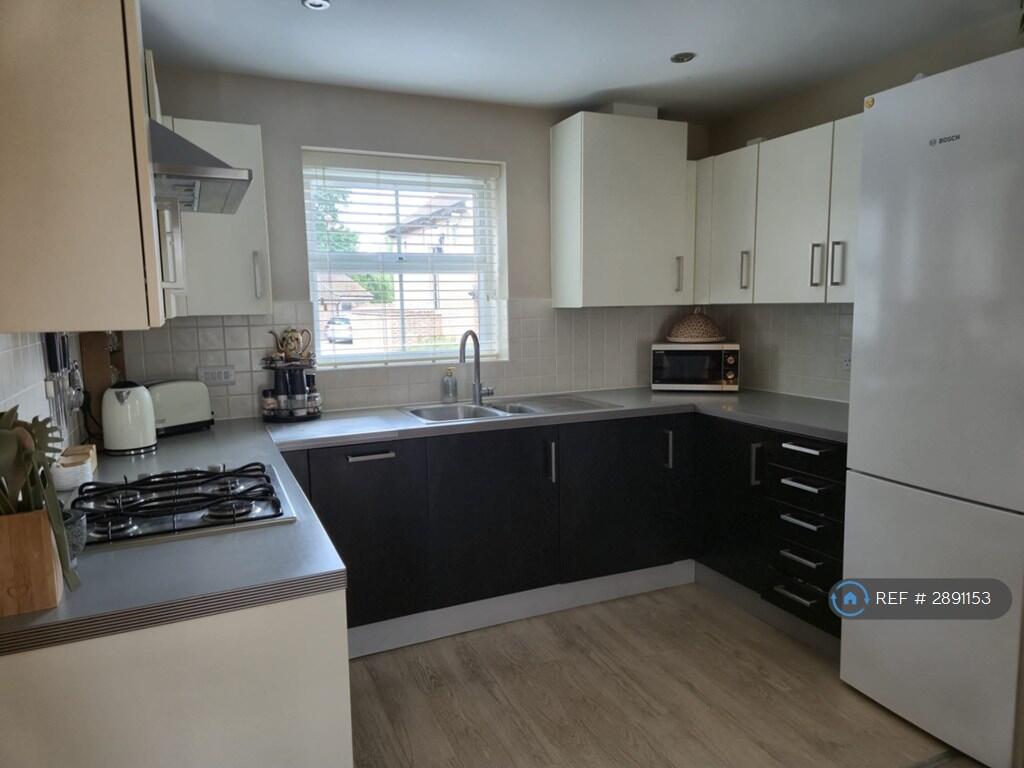Apartment in Reading - View 4