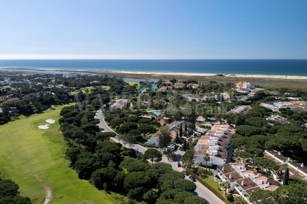Main image of property: Algarve, Almancil