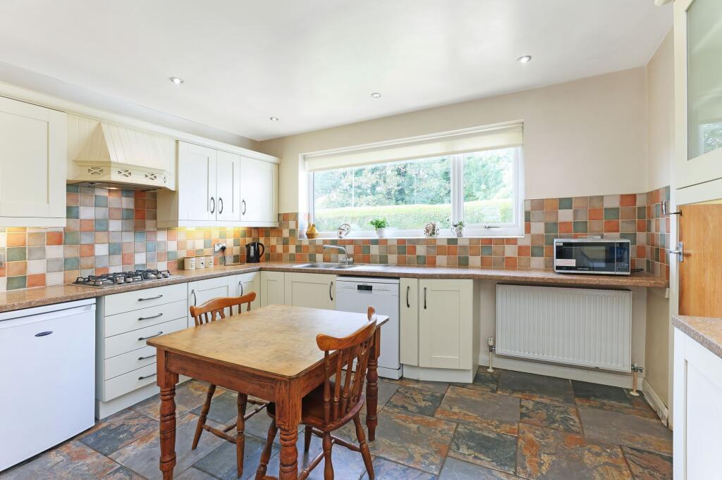 House in Wakefield - View 5