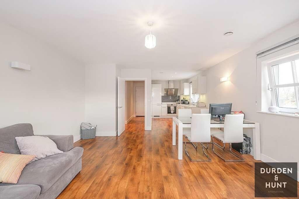 Apartment in Epping Forest, Epping - More