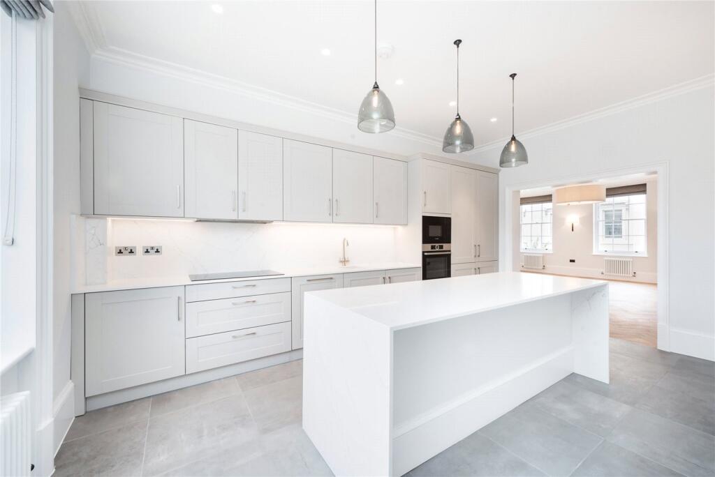 Apartment in London, St Giles, Bloomsbury - View 4