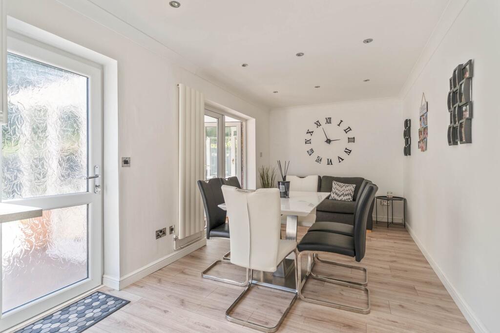 House in Risca, Pontymister - More