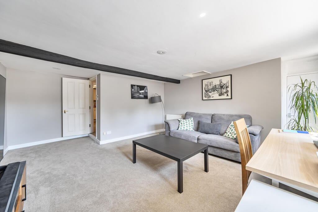 Apartment in Southampton - View 5