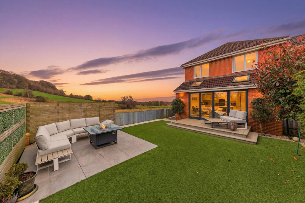 Main image of property: Lakeside Chase, Leeds, LS19