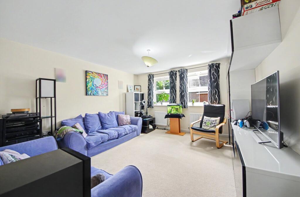 House in Eastleigh, Shamblehurst, Hedge End - View 4