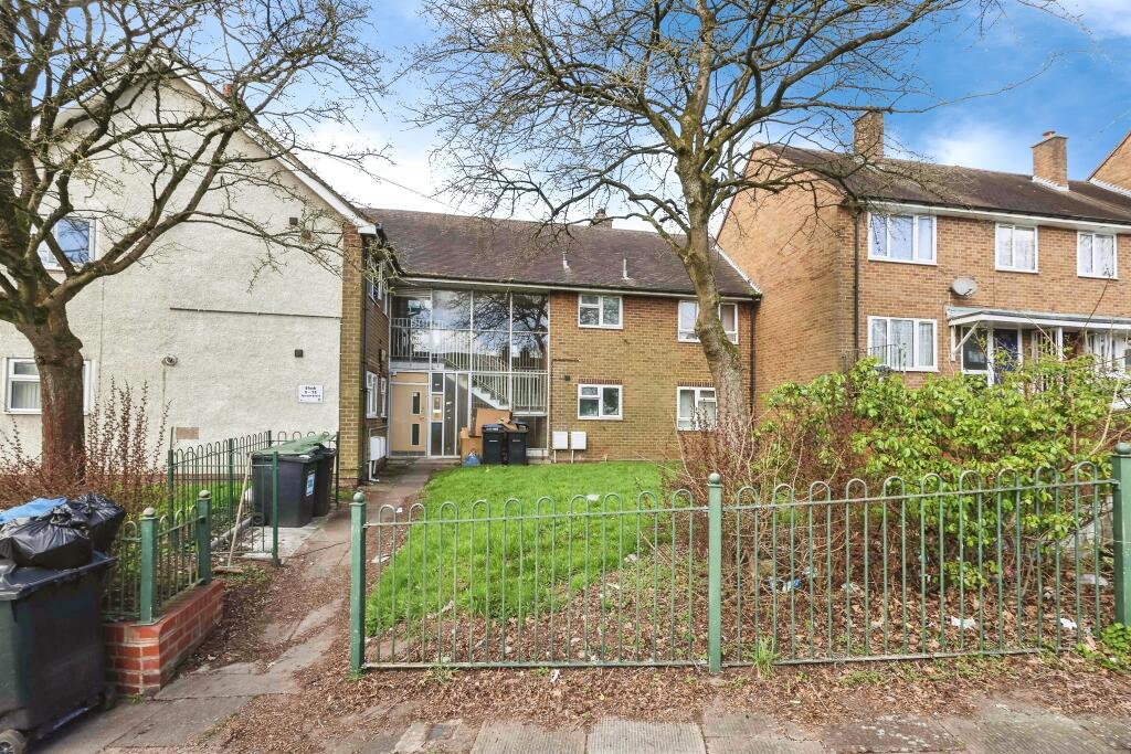 1-bed flat on Tarrant Grove, Quinton, Birmingham, £100,000