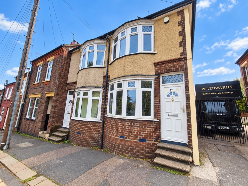 Main image of property: Strathmore Avenue, Luton, Bedfordshire, LU1 3NZ
